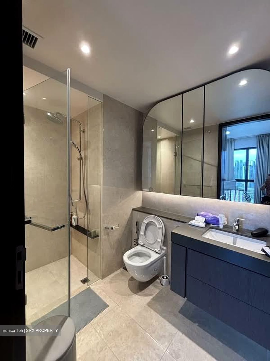 Avenue South Residence (D3), Apartment #594486291